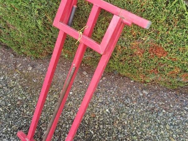 Ride-On Lawnmower Jack / Maintenance Lift - Main image
