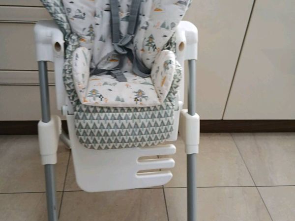 JOIE BABYS HIGH CHAIR LIKE NEW - Main image