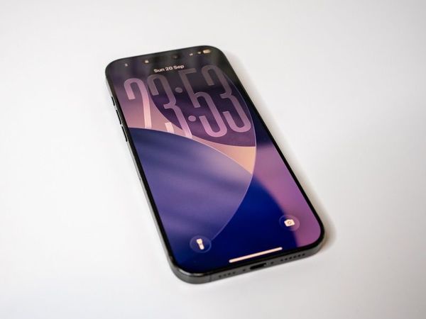 iPhone 16 Pro Max - 1TB - in Black Titanium - Main image