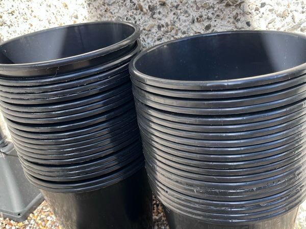 40 Black Buckets - Main image