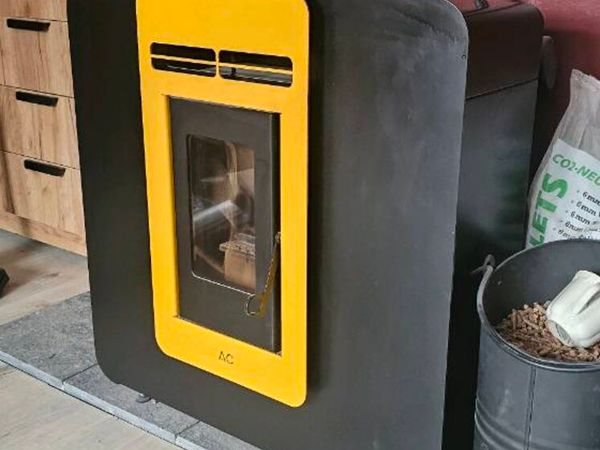 Ambiente Calore Luna 5 Piu pellet stove - Main image
