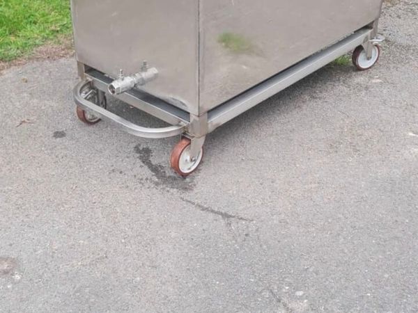 Stainless hot tub - Main image