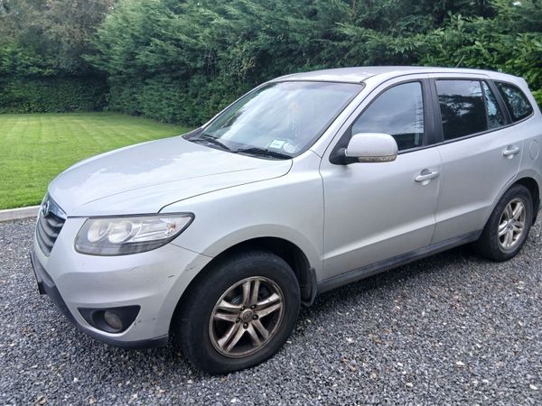 Hyundai Santa Fe 2011 - Main image