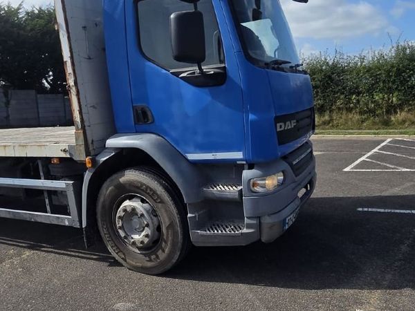 2007 DAF 19 Tonne Rigid incl Pathfinder Crane - Main image