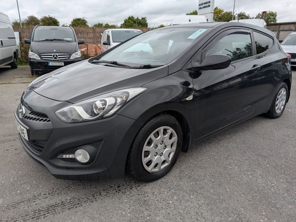 Hyundai i30 van new cvrt - Main image
