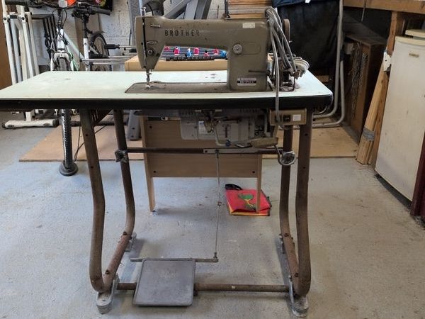 BROTHER Sewing Machine - Main image