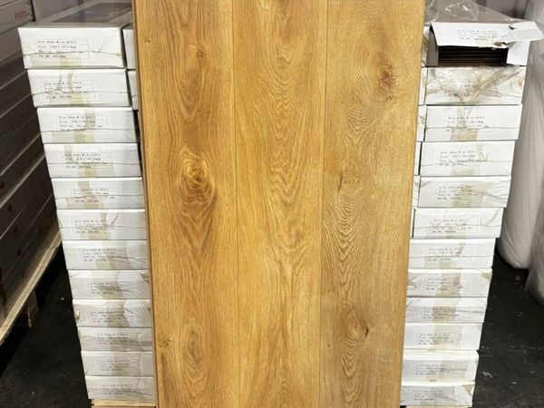 Brand new laminate flooring - Main image