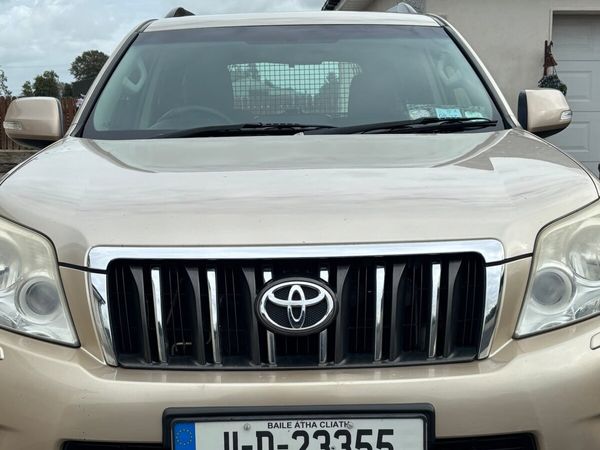 Toyota  landcruiser  jeep - Main image