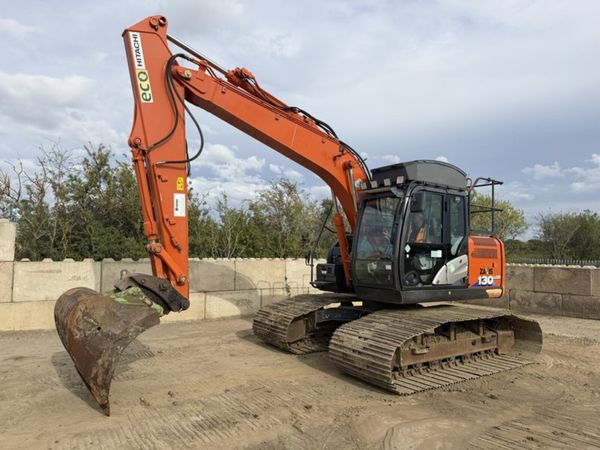 2020 HITACHI ZX130LC-6 BOGMASTER EXCAVATOR - Main image
