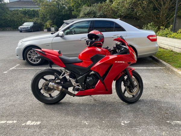 Honda cbr300r - Main image