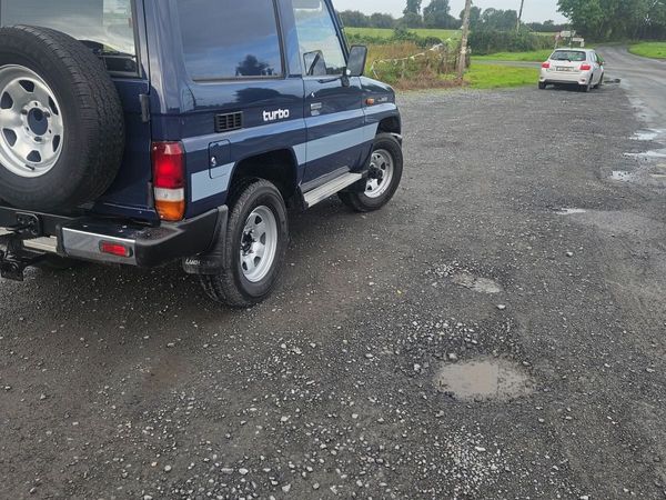 Toyota  landcruiser  92 swb commercial - Main image