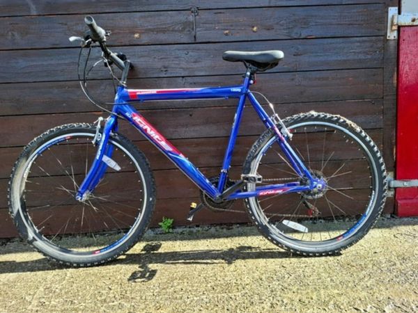 Bicycle and bicycle stand - Main image