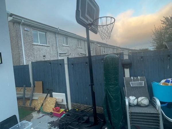 Basketball hoop and stand - Main image