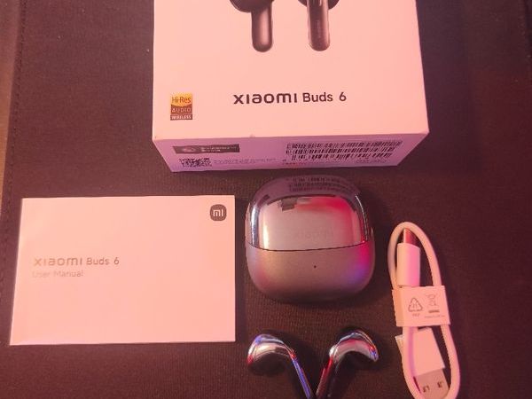 Earbuds - Main image