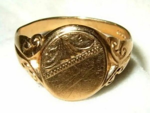 Vintage Hallmarked 9ct Gold Gentlemans Ring - Main image