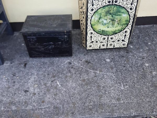 Vintage log box and fire screen - Main image