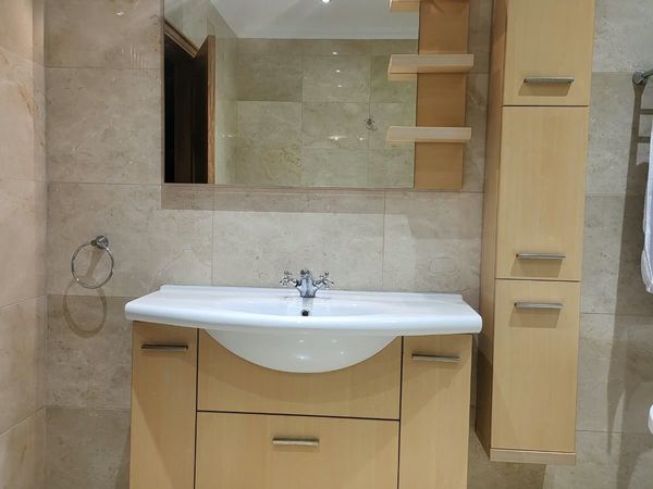 Bathroom Suite - Main image