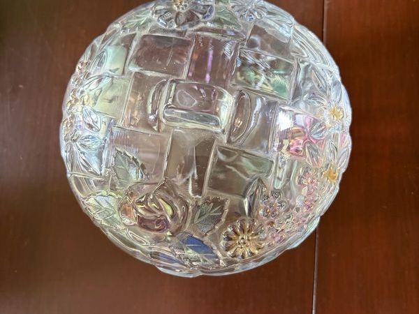 Vintage Riccardo Glass Lidded Dish, Floral Embossed Lattice Design - Main image