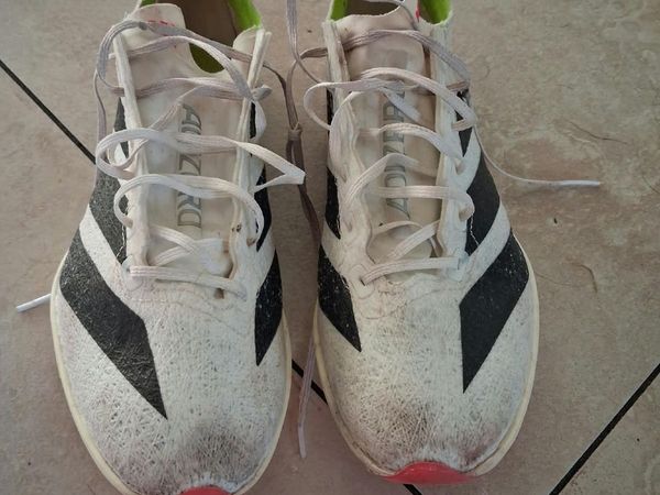 sprinting spikes - Main image