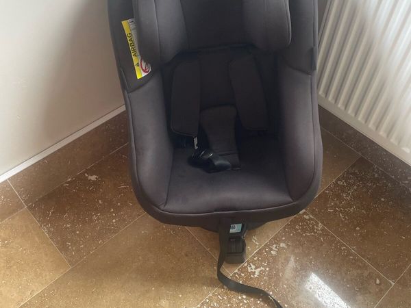 Graco turn2me car seat with new born insert - Main image