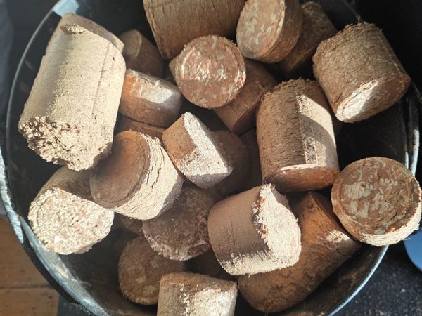 Sawdust briquettes / kindlen - Main image