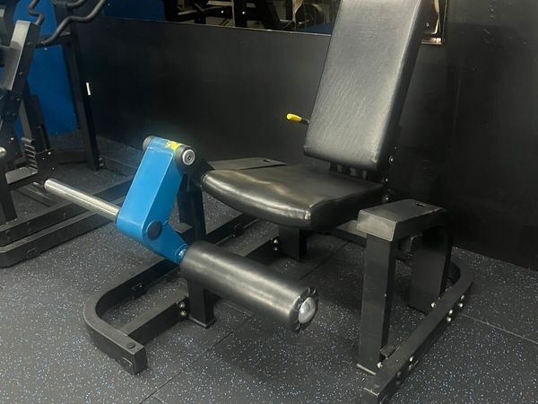 Plate loaded leg extension machine - Main image