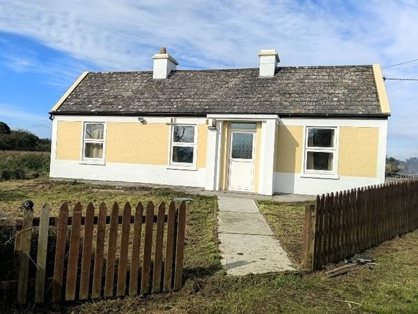 3 bed 1 bath house on 3acres - Main image