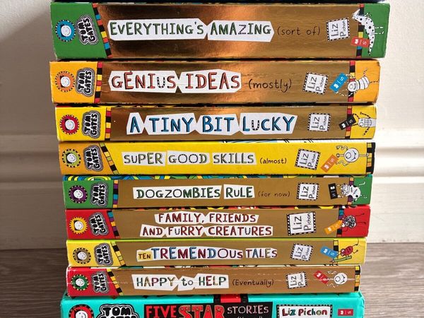 Tom Gates Book Bundle (13 Books - 11 Paperbacks & - Main image