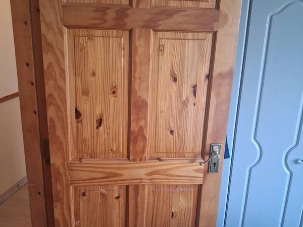 Pine doors - Main image