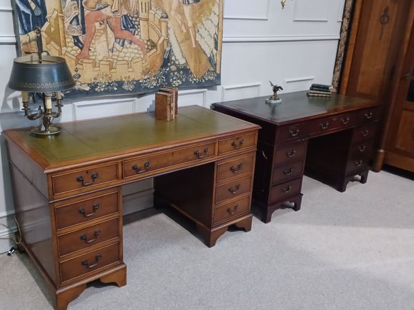Victorian-style Leather top pedestal desks - Main image