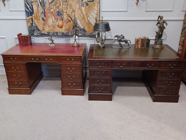 Victorian-style Leather top pedestal desks - Main image