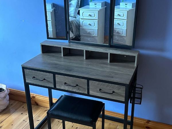 Makeup Dressing Table - Main image