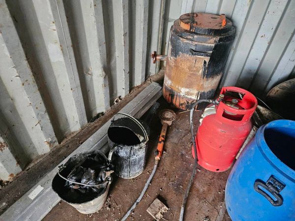 Bitumen pot - Main image