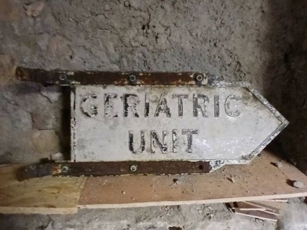 Vintage finger post sign - Main image