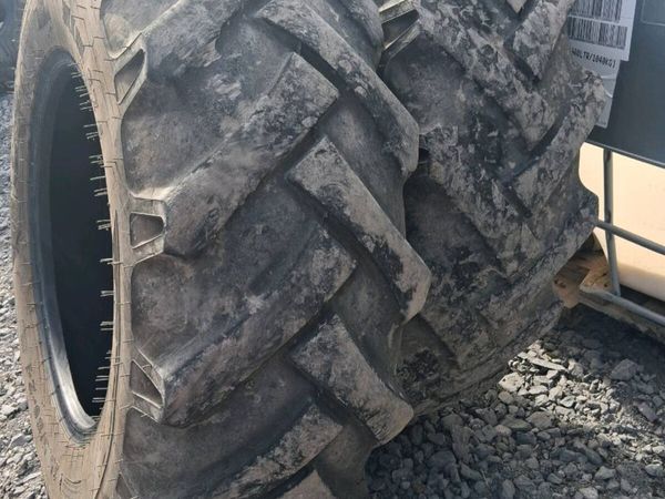 Two tires 15.5x80 x24 - Main image
