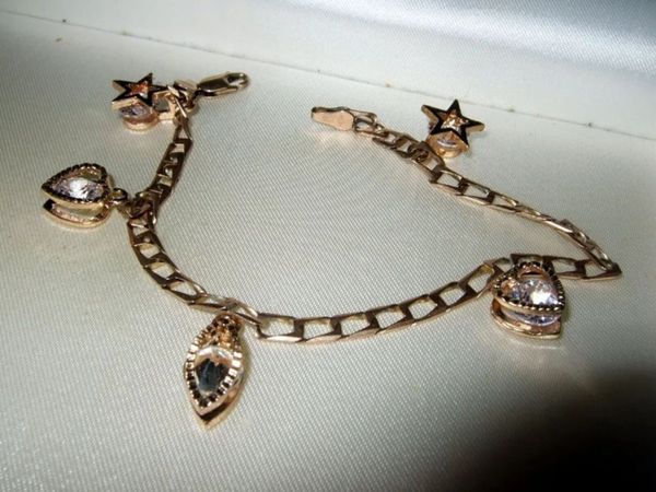 Vintage 9ct Gold Charm Bracelet - Main image