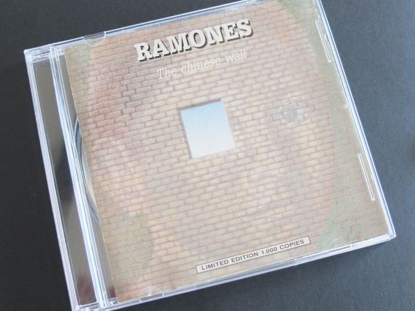 Ramones, "The Chinese Wall". - Main image