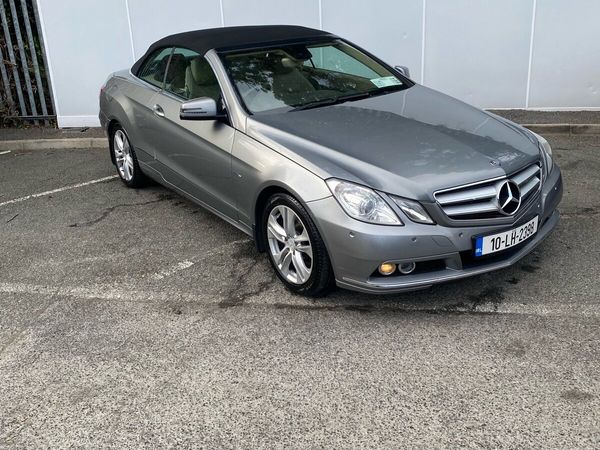 Mercedes E 220  Convertible - Main image