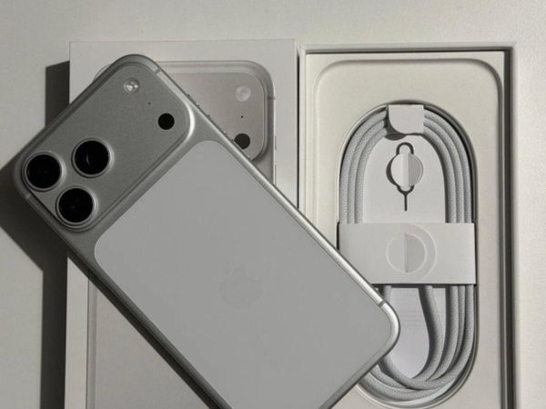 iPhone 17 Pro Max Silver 256GB - Main image