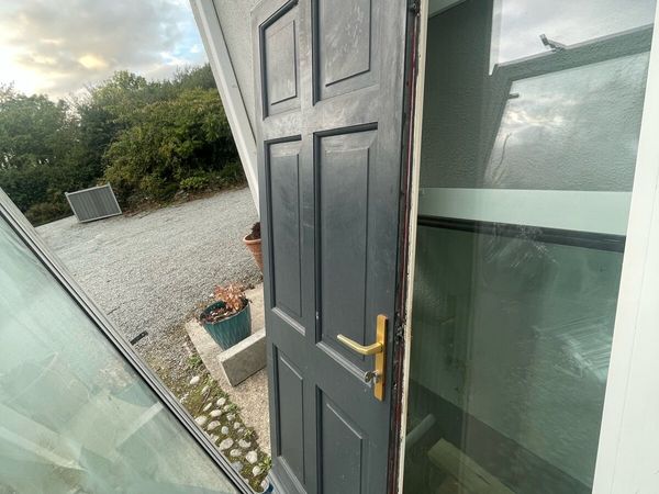 Exterior door - Main image