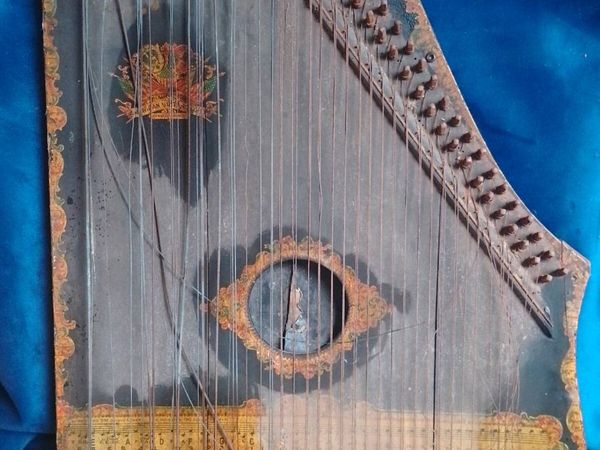 Antique 1894 Menzenhauer's American Guitar Zither - Main image