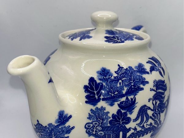 Vintage Willow Tea Pot by Sadler England - Main image