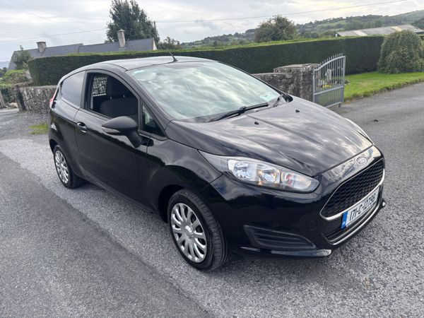 Ford Fiesta 2017 van 1.5 - Main image