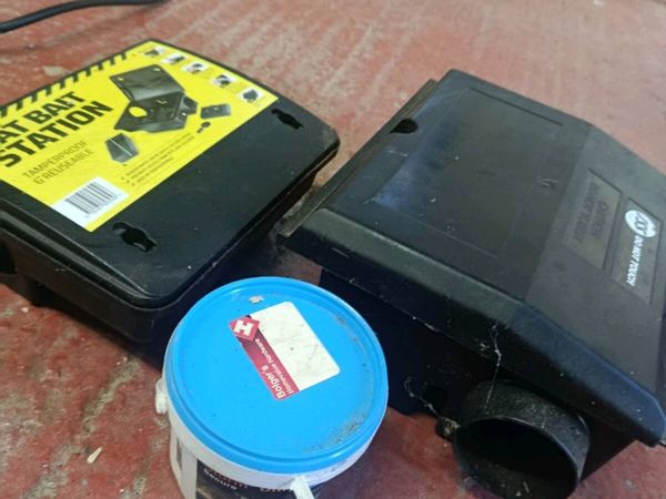 2 rat bait stations & poison (never used) - Main image