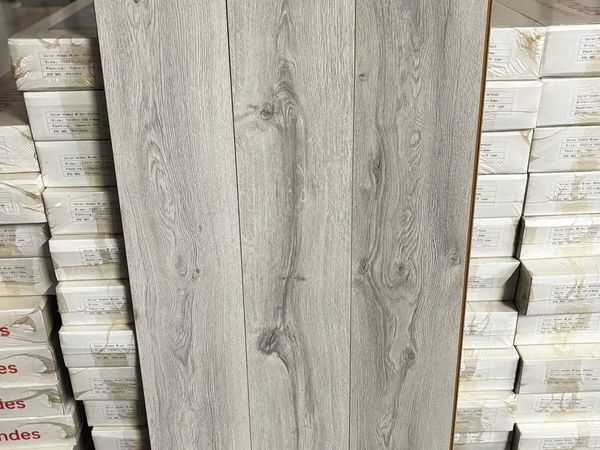 8mm laminated flooring - Main image