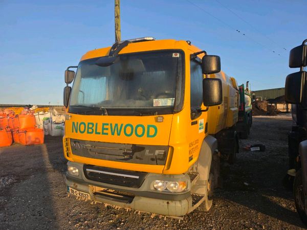 Road sweeper truck Daf - Main image
