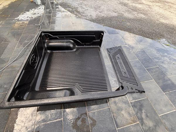 Toyota Hilux bed liner - Main image