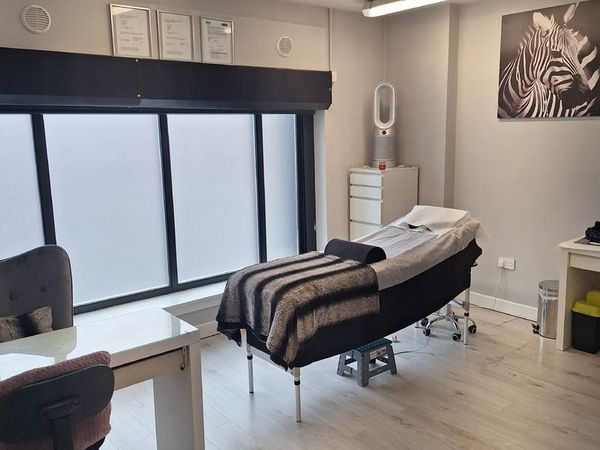Beauty room to rent - Main image