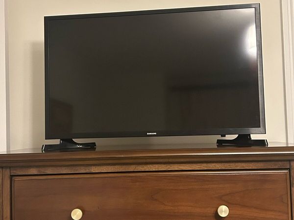 32” Samsung smart tv - Main image