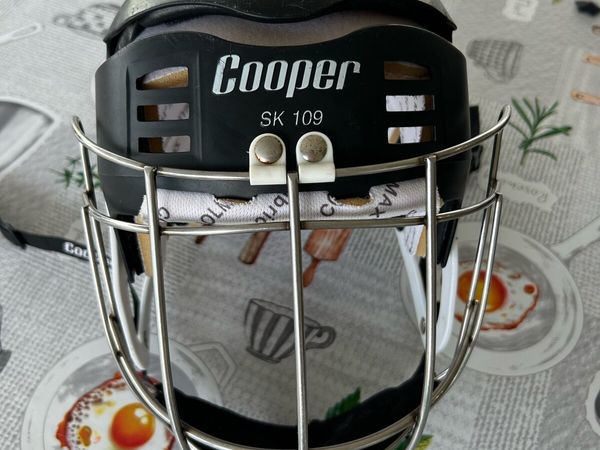 Hurling helmet - Main image